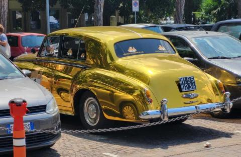 photo of gold Rolls Royce